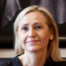 Portrait of Lise Agerley - The Personal Business Plan client